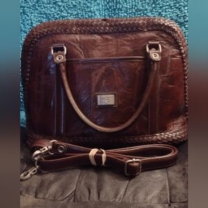 Sophisticated Brown Leather Shoulder Bag